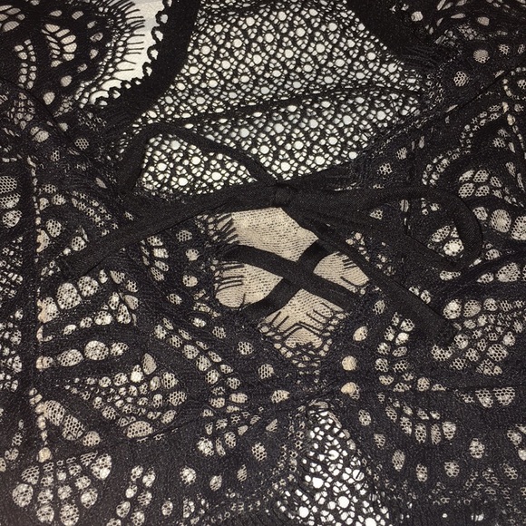 New Victoria’s Secret Dream Angels Lace Bralette - Picture 3 of 4